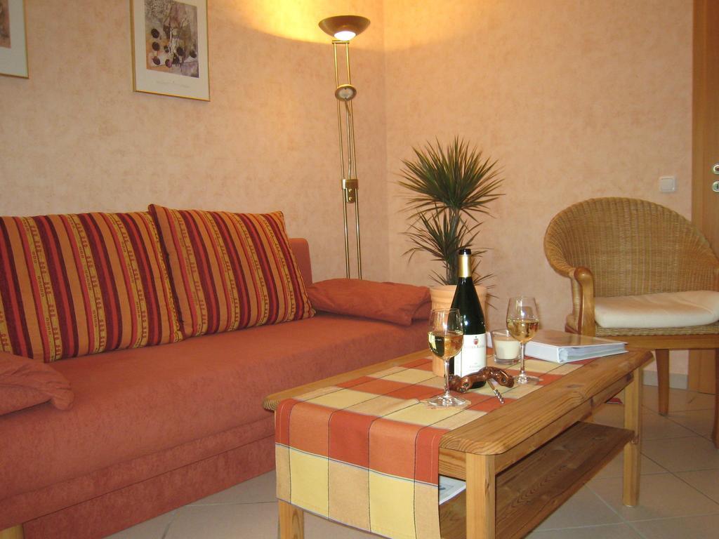 Sch Ne Wohnung In Der Moselregion Kinheim ภายนอก รูปภาพ